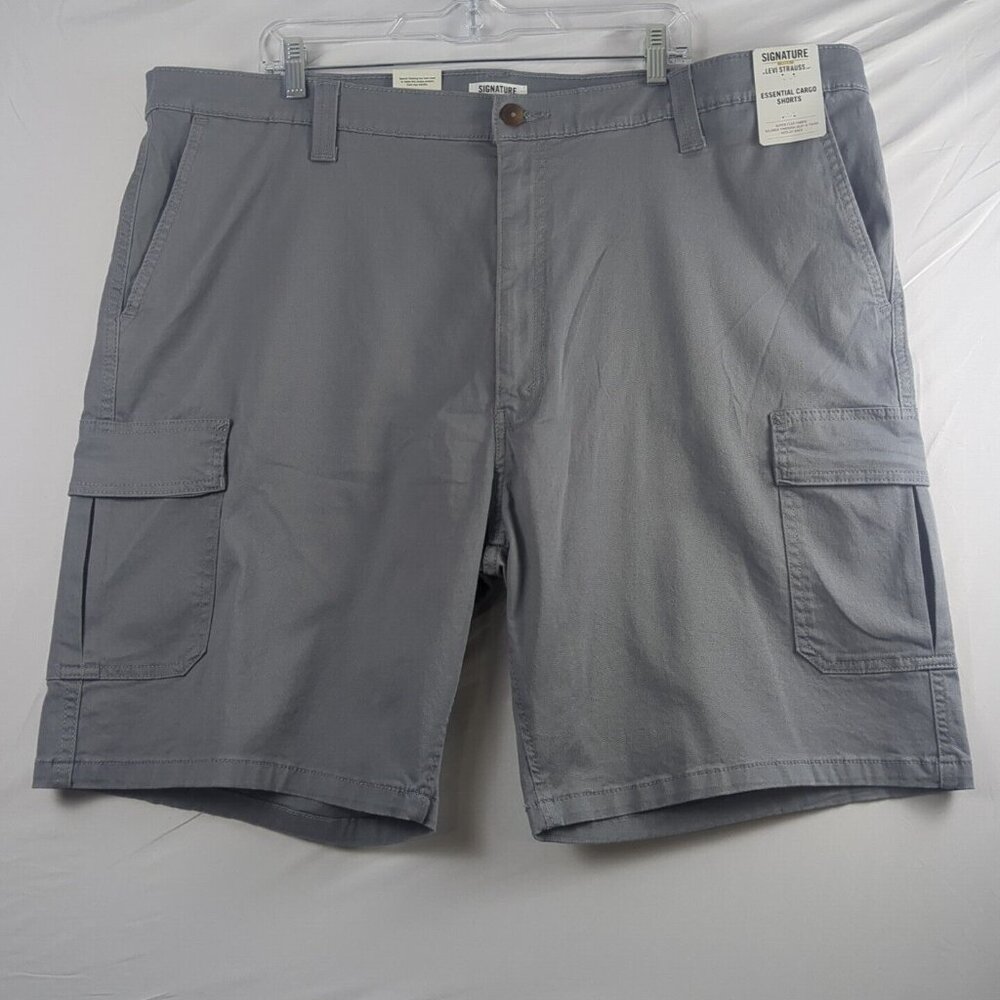 Signature Gold Levi Strauss Light Gray Cargo Shorts Mens 46 Hits At The Knee NWT